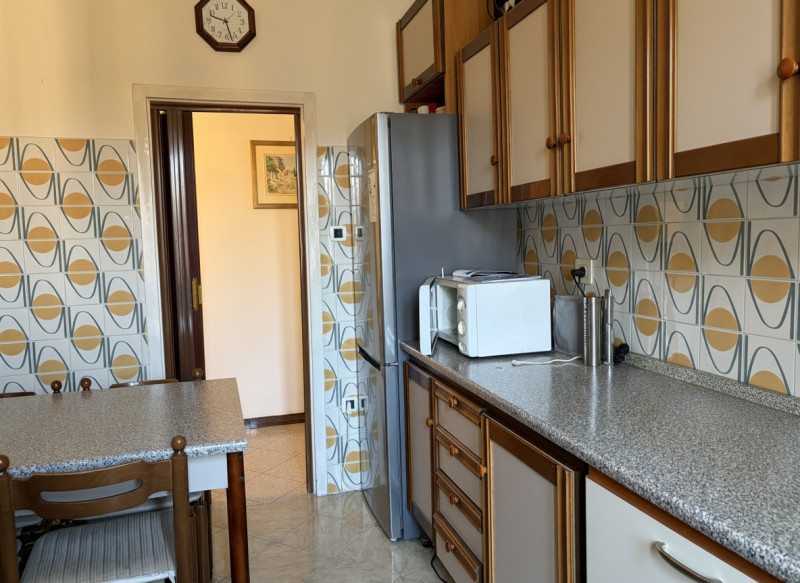 In zona comoda ai principali servizi, proponiamo in vendita luminoso appartamento situato al quar...