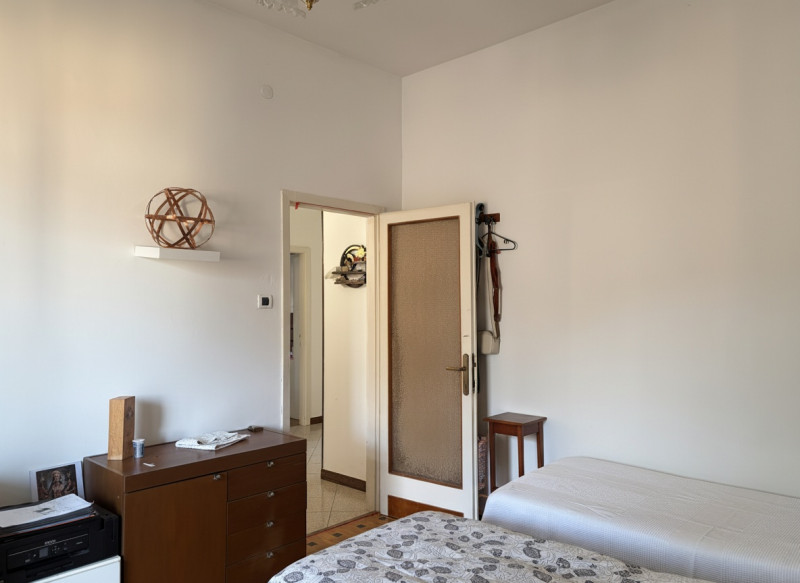 In zona comoda ai principali servizi, proponiamo in vendita luminoso appartamento situato al quar...