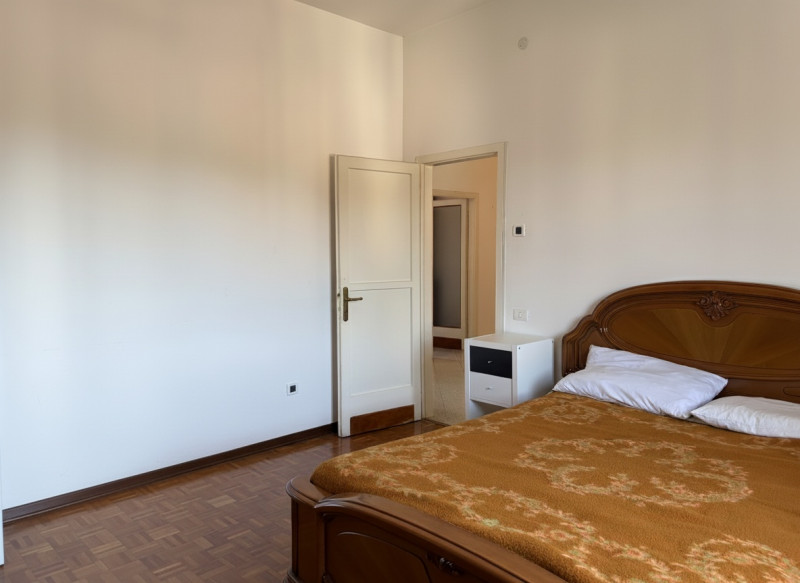 In zona comoda ai principali servizi, proponiamo in vendita luminoso appartamento situato al quar...