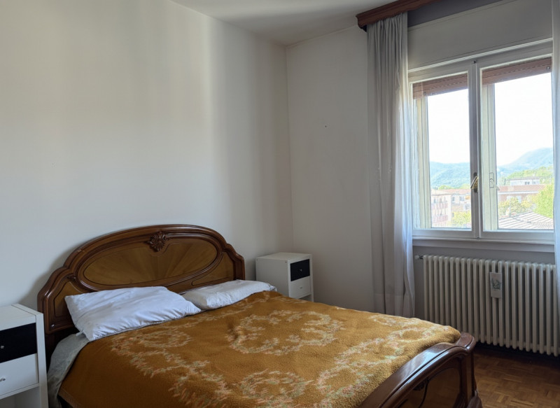 In zona comoda ai principali servizi, proponiamo in vendita luminoso appartamento situato al quar...