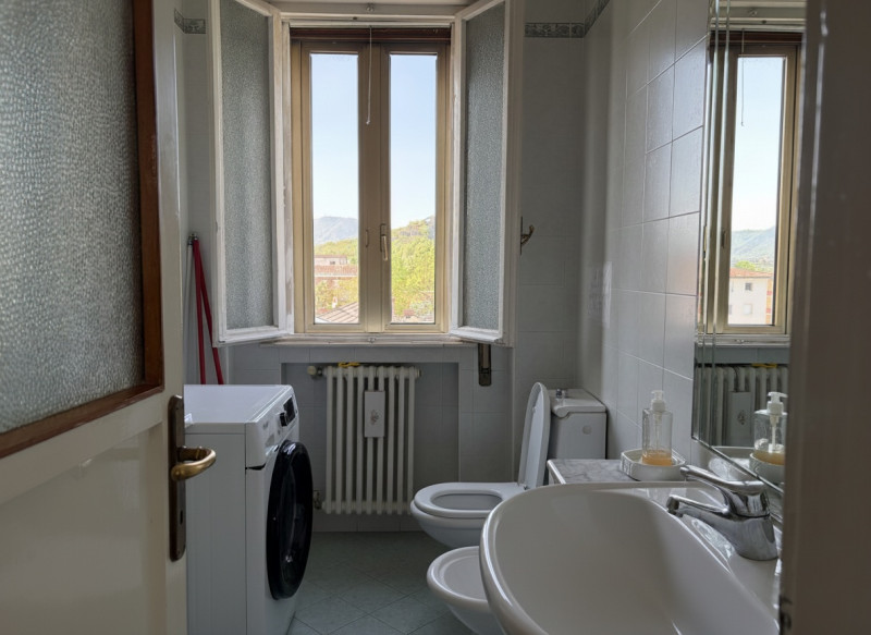 In zona comoda ai principali servizi, proponiamo in vendita luminoso appartamento situato al quar...