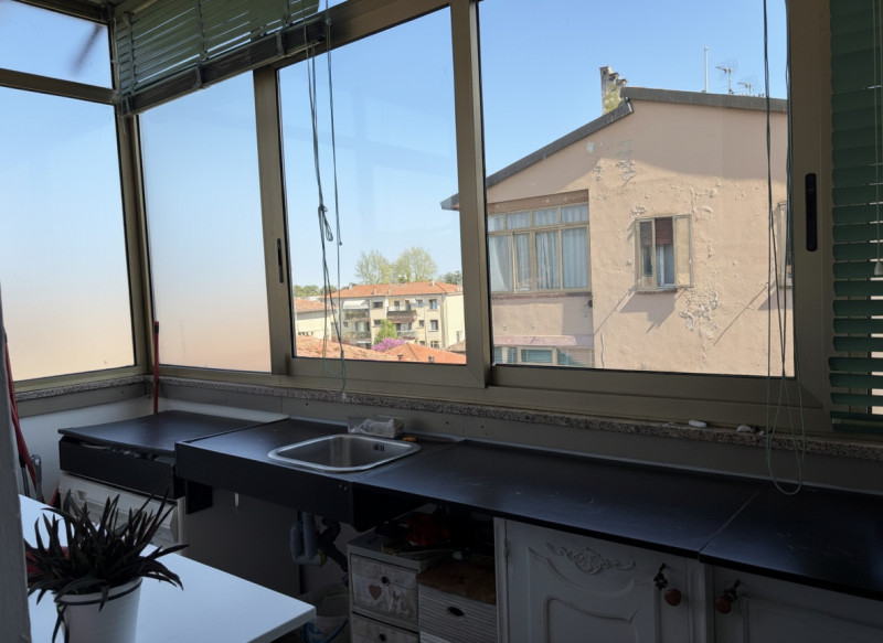 In zona comoda ai principali servizi, proponiamo in vendita luminoso appartamento situato al quar...