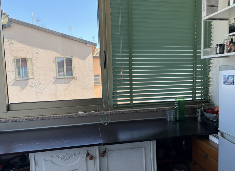 In zona comoda ai principali servizi, proponiamo in vendita luminoso appartamento situato al quar...