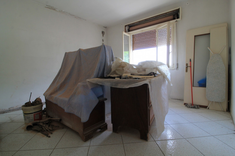 Situato al piano terra di un edificio a Cinto Euganeo, questo accogliente appartamento rappresent...