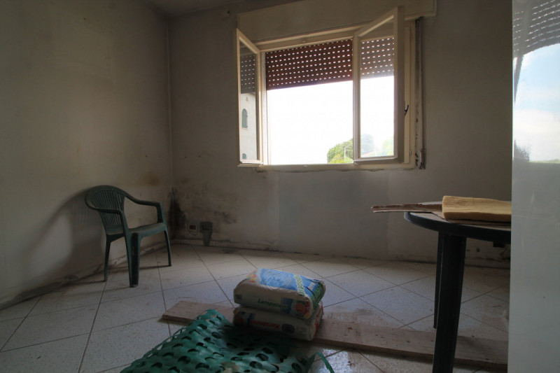 Situato al piano terra di un edificio a Cinto Euganeo, questo accogliente appartamento rappresent...