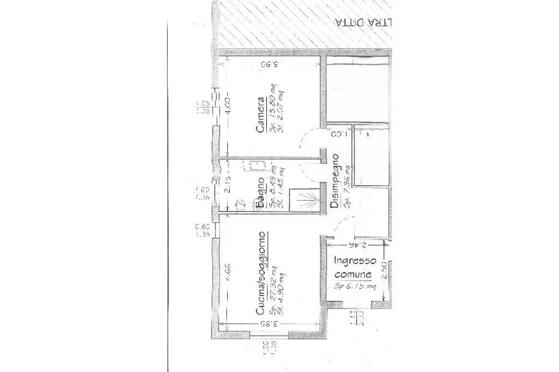 Situato al piano terra di un edificio a Cinto Euganeo, questo accogliente appartamento rappresent...