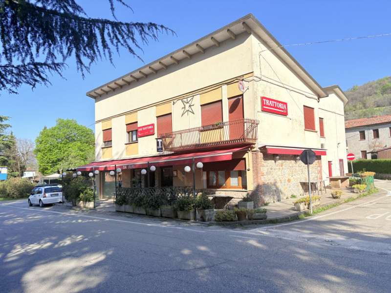 CINTO EUGANEO VENDESI CASA CON BAR-RISTORANTE + TABACCHI + APPARTAMENTO

Posizione strategica:
Ce...