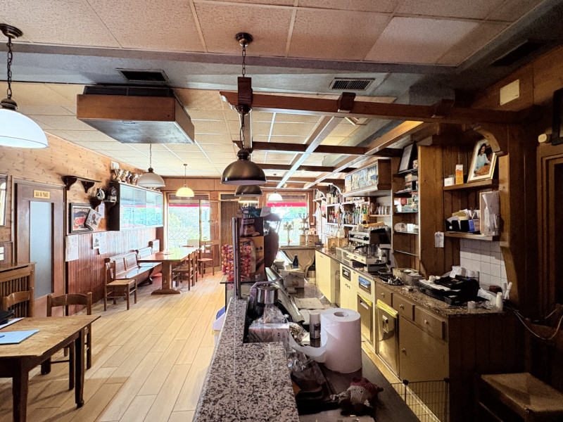 CINTO EUGANEO VENDESI CASA CON BAR-RISTORANTE + TABACCHI + APPARTAMENTO

Posizione strategica:
Ce...