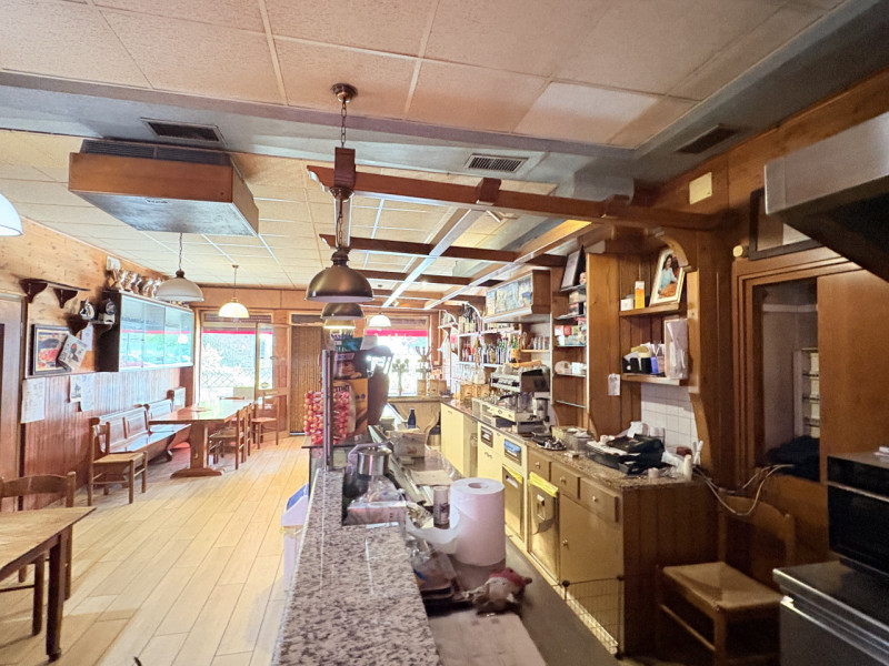 CINTO EUGANEO VENDESI CASA CON BAR-RISTORANTE + TABACCHI + APPARTAMENTO

Posizione strategica:
Ce...