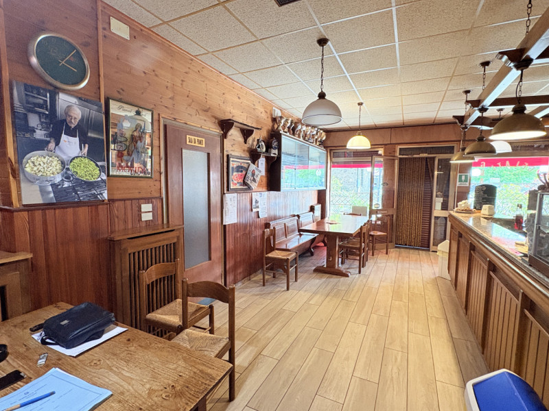 CINTO EUGANEO VENDESI CASA CON BAR-RISTORANTE + TABACCHI + APPARTAMENTO

Posizione strategica:
Ce...