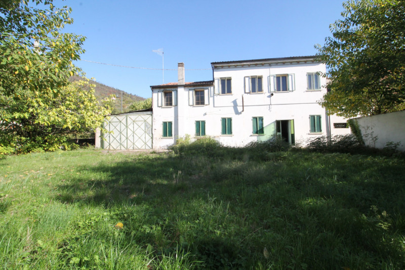 Il meraviglioso borgo di Arquà Petrarca regala sempre ottime occasioni singole ed immerse nel ver...