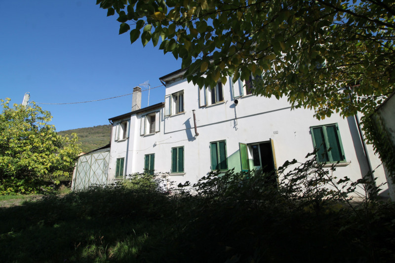 Il meraviglioso borgo di Arquà Petrarca regala sempre ottime occasioni singole ed immerse nel ver...