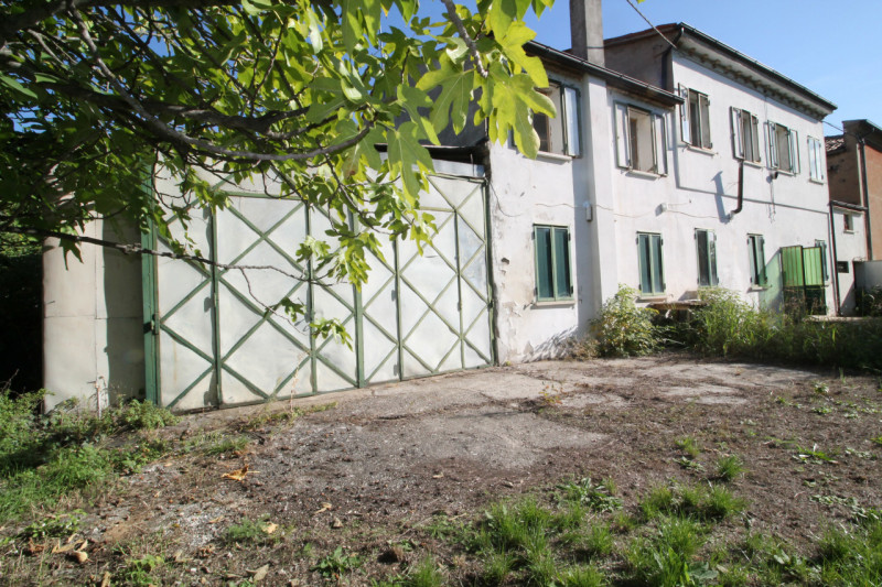 Il meraviglioso borgo di Arquà Petrarca regala sempre ottime occasioni singole ed immerse nel ver...