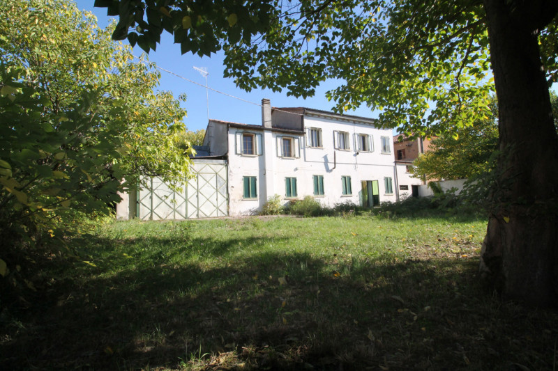 Il meraviglioso borgo di Arquà Petrarca regala sempre ottime occasioni singole ed immerse nel ver...