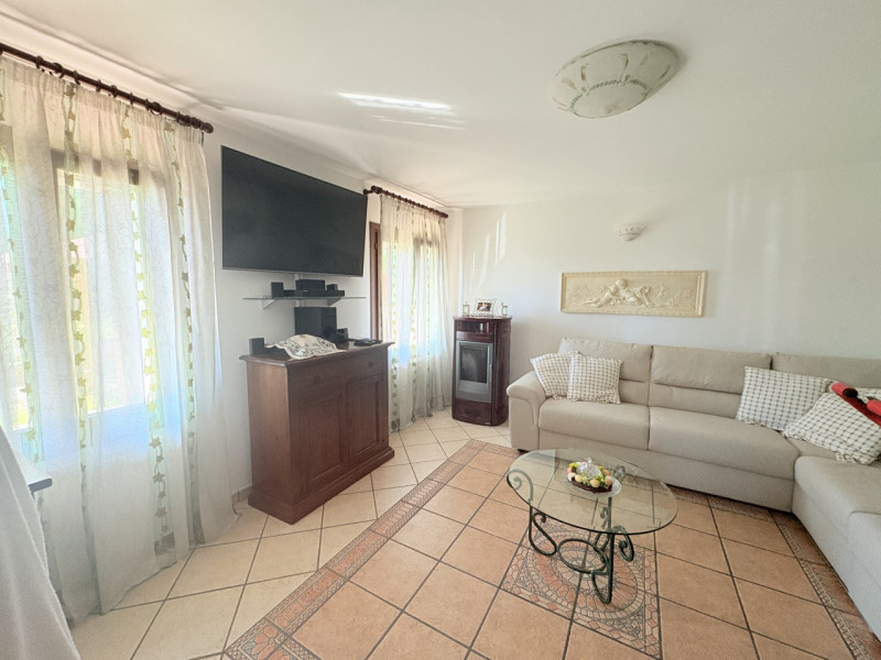 Nel cuore verde dei Colli Euganei, in una zona tranquilla e riservata, proponiamo in vendita una ...