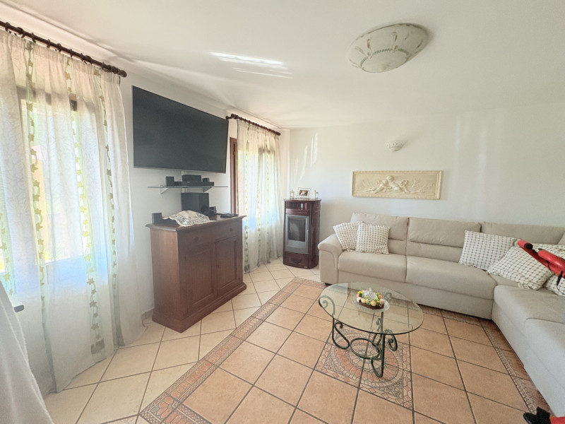 Nel cuore verde dei Colli Euganei, in una zona tranquilla e riservata, proponiamo in vendita una ...