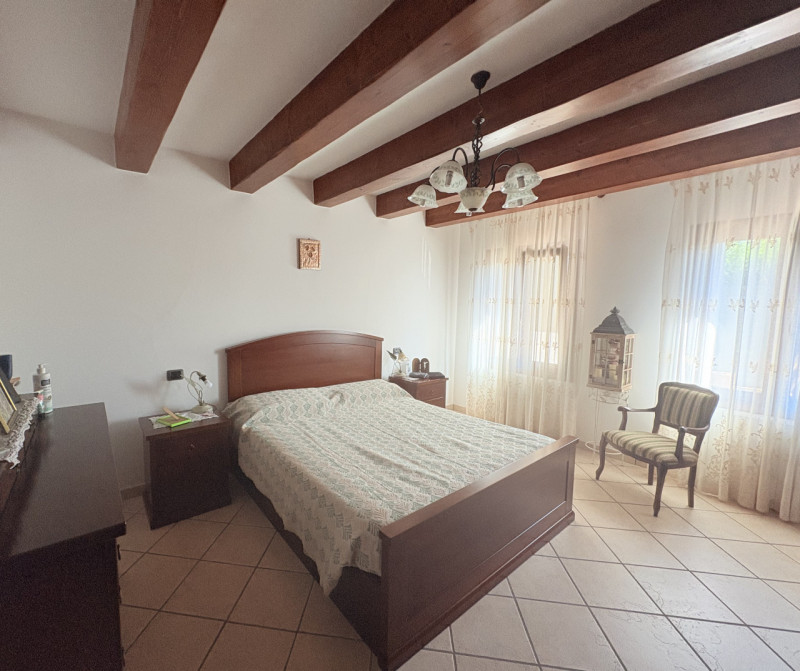 Nel cuore verde dei Colli Euganei, in una zona tranquilla e riservata, proponiamo in vendita una ...