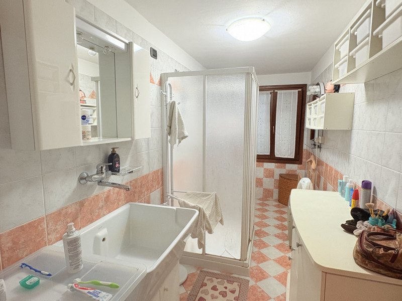 Nel cuore verde dei Colli Euganei, in una zona tranquilla e riservata, proponiamo in vendita una ...