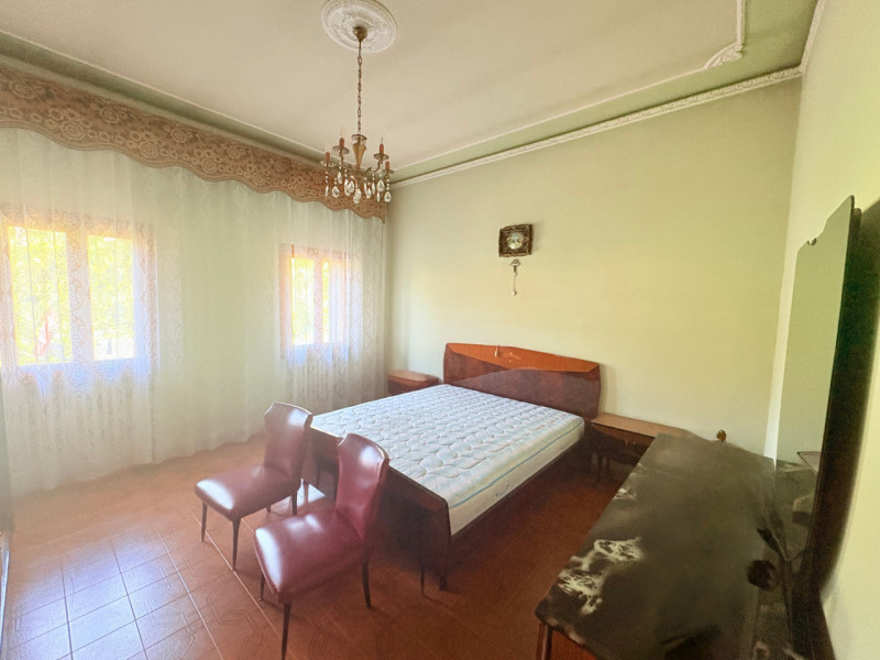 Nel cuore verde dei Colli Euganei, in una zona tranquilla e riservata, proponiamo in vendita una ...