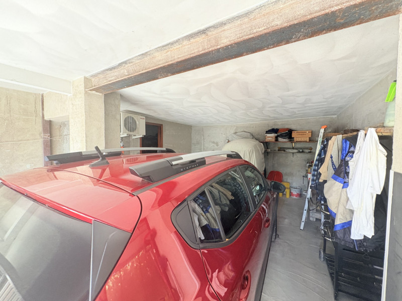 Nel cuore verde dei Colli Euganei, in una zona tranquilla e riservata, proponiamo in vendita una ...