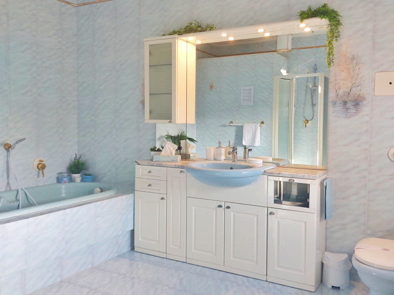 In posizione comoda al centro di Galzignano Terme, proponiamo in vendita una graziosa casa a schi...