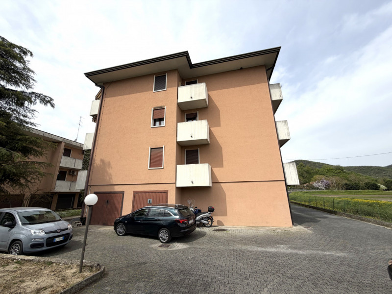 Se cerchi la tranquillità senza rinunciare alla comodità, questo appartamento è la tua prossima c...