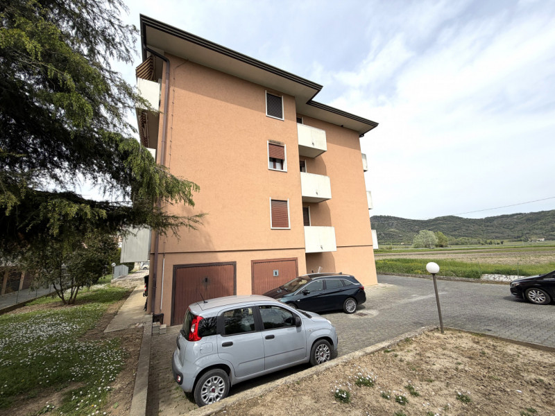 Se cerchi la tranquillità senza rinunciare alla comodità, questo appartamento è la tua prossima c...