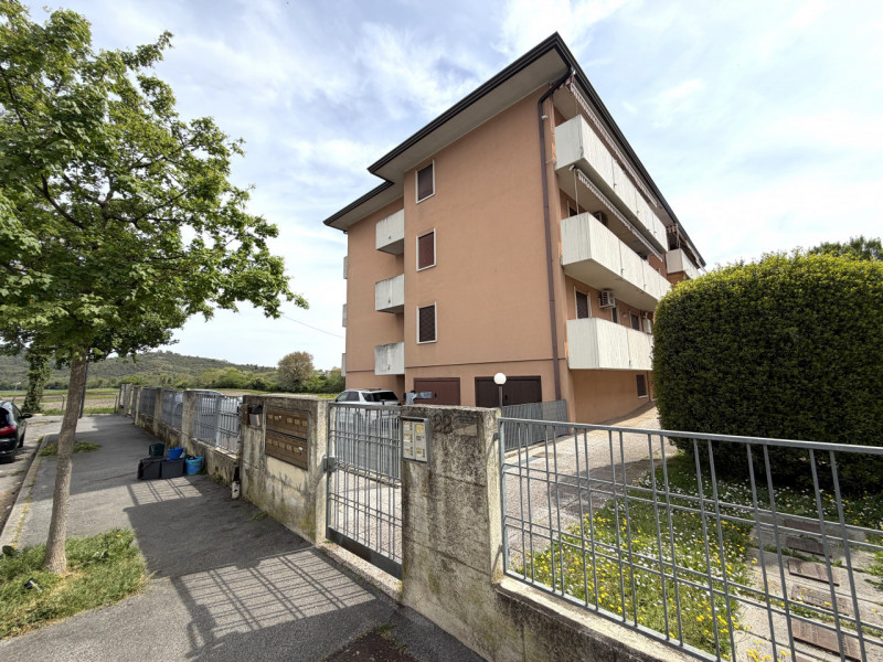 Se cerchi la tranquillità senza rinunciare alla comodità, questo appartamento è la tua prossima c...