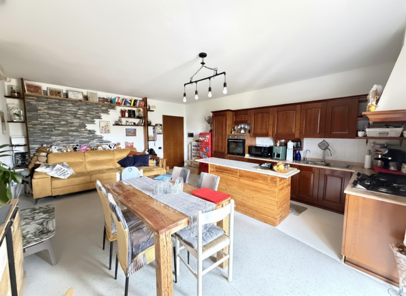 Se cerchi la tranquillità senza rinunciare alla comodità, questo appartamento è la tua prossima c...