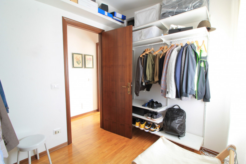 Ultimo piano con terrazza panoramica di 80 mq!

*Interni*: 75 mq ben distribuiti:
Ampio soggiorno...