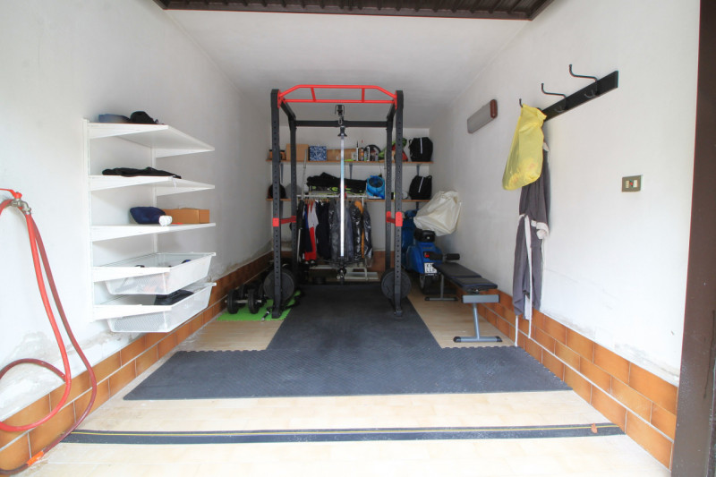 Ultimo piano con terrazza panoramica di 80 mq!

*Interni*: 75 mq ben distribuiti:
Ampio soggiorno...