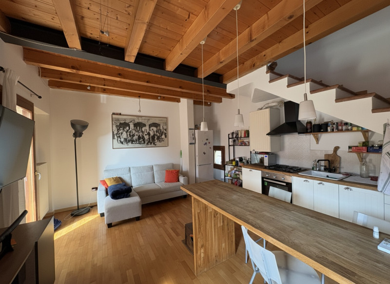 All’interno di una caratteristica corte antica completamente ristrutturata, proponiamo affascinan...