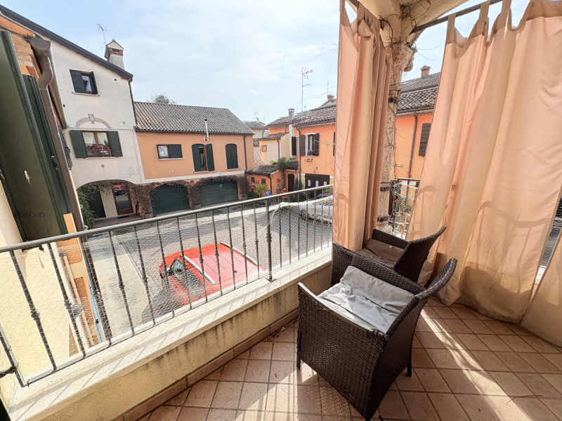 All’interno di una caratteristica corte antica completamente ristrutturata, proponiamo affascinan...