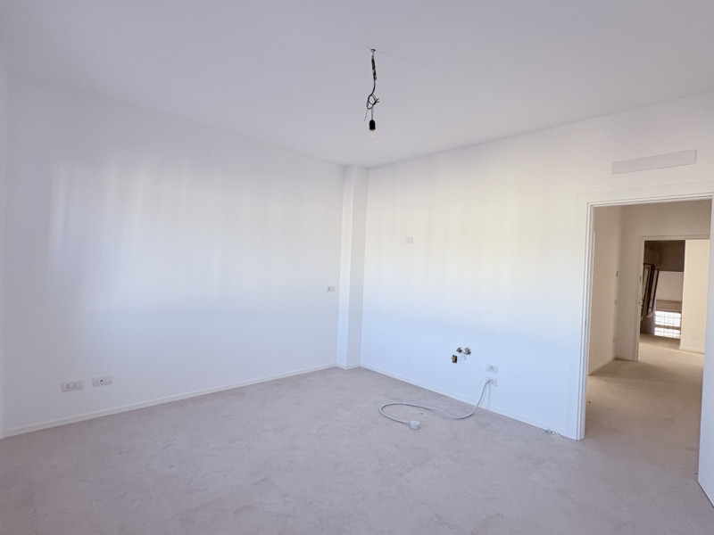 Al secondo e ultimo piano di una piccola palazzina, proponiamo luminoso appartamento bilocale app...