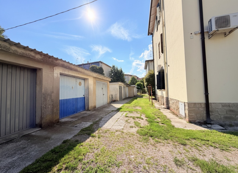 A Battaglia Terme, in una posizione tranquilla ma comoda ai principali servizi e alla viabilità, ...