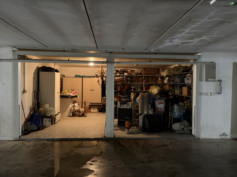 Nel cuore di Battaglia Terme, affacciato su una piazzetta centralissima, proponiamo appartamento ...