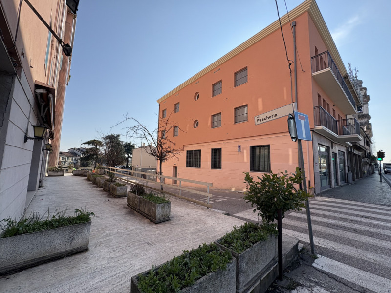 Battaglia terme: in posizione comoda a tutti i servizi quotidiani, proponiamo in vendita trilocal...