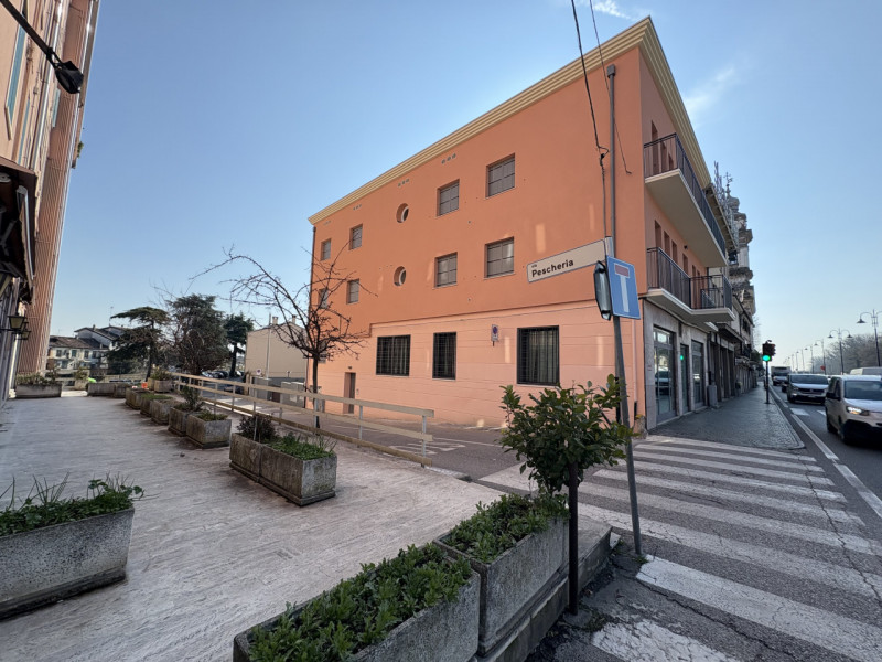 Battaglia terme: in posizione comoda a tutti i servizi quotidiani, proponiamo in vendita trilocal...