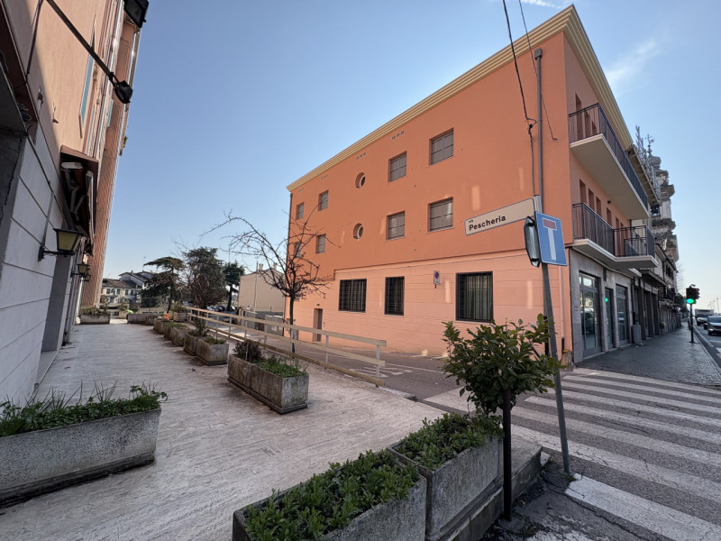 Battaglia terme: in posizione comoda a tutti i servizi quotidiani, proponiamo in vendita trilocal...