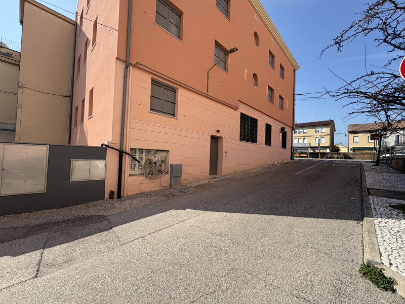 Battaglia terme: in posizione comoda a tutti i servizi quotidiani, proponiamo in vendita trilocal...