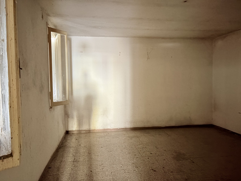 A Battaglia Terme, in posizione comoda ai principali servizi del paese e alla viabilità principal...