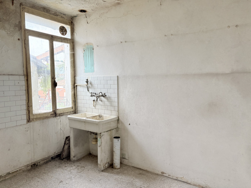 A Battaglia Terme, in posizione comoda ai principali servizi del paese e alla viabilità principal...