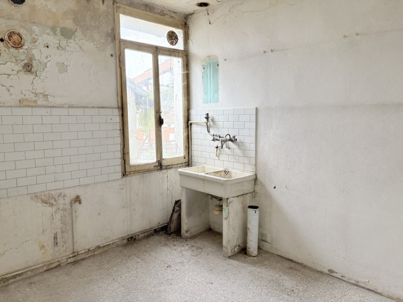 A Battaglia Terme, in posizione comoda ai principali servizi del paese e alla viabilità principal...