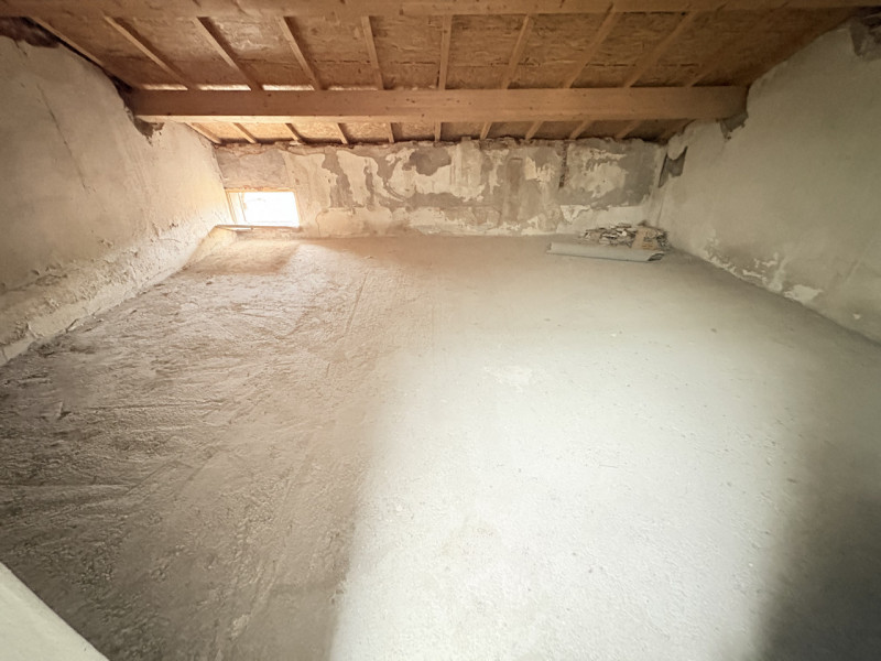 A Battaglia Terme, in posizione comoda ai principali servizi del paese e alla viabilità principal...