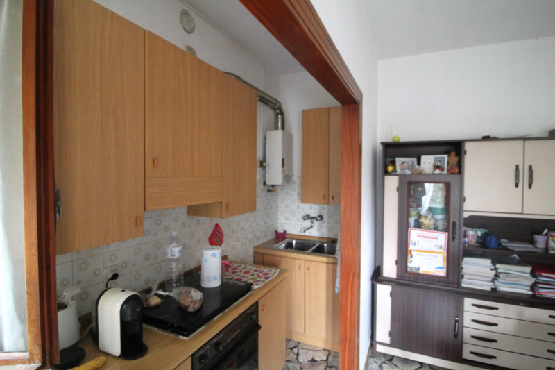 Scopri questa affascinante casa singola di circa 220 mq, distribuita su due piani, situata nella ...