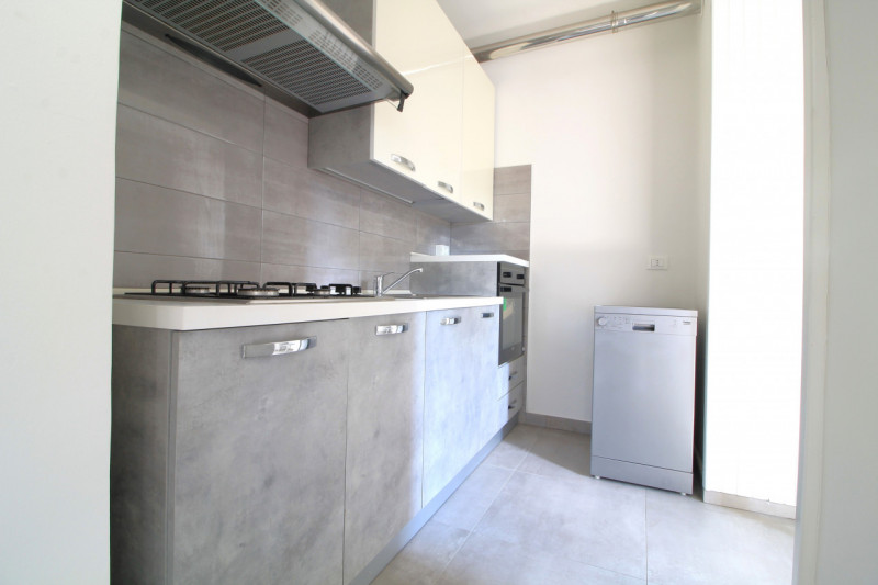 Situato nella tranquilla località di Luvigliano, Torreglia, questo appartamento offre un'oasi di ...