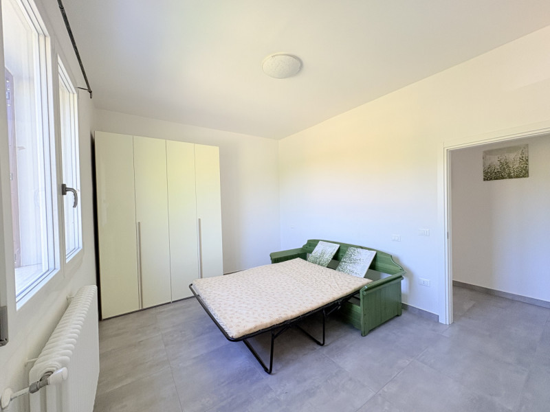 Situato nella tranquilla località di Luvigliano, Torreglia, questo appartamento offre un'oasi di ...