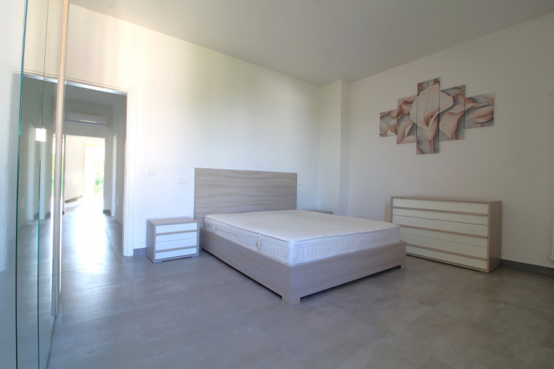 Situato nella tranquilla località di Luvigliano, Torreglia, questo appartamento offre un'oasi di ...