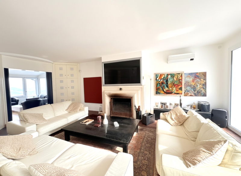 Nel suggestivo contesto dei Colli Euganei, in zona Torreglia, proponiamo in vendita una casa sing...