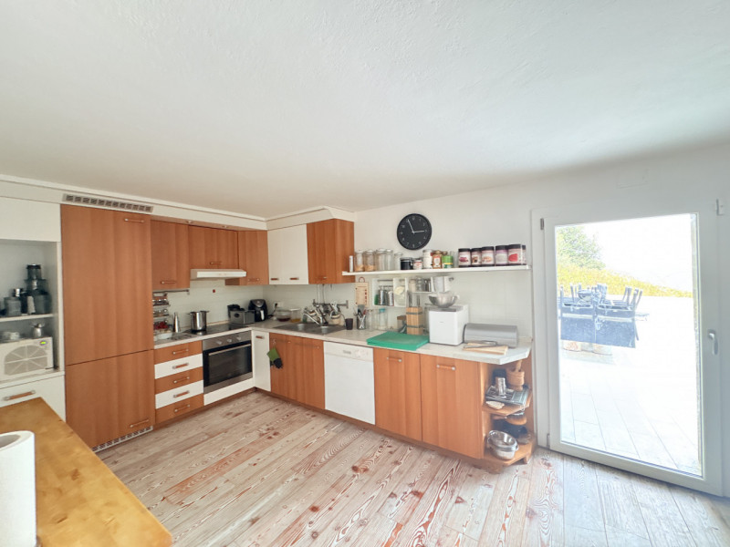 Nel suggestivo contesto dei Colli Euganei, in zona Torreglia, proponiamo in vendita una casa sing...